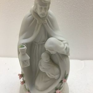 Mary and Baby Jesus at the Inn by Touch of Roses by Roman 8 inches Christmas